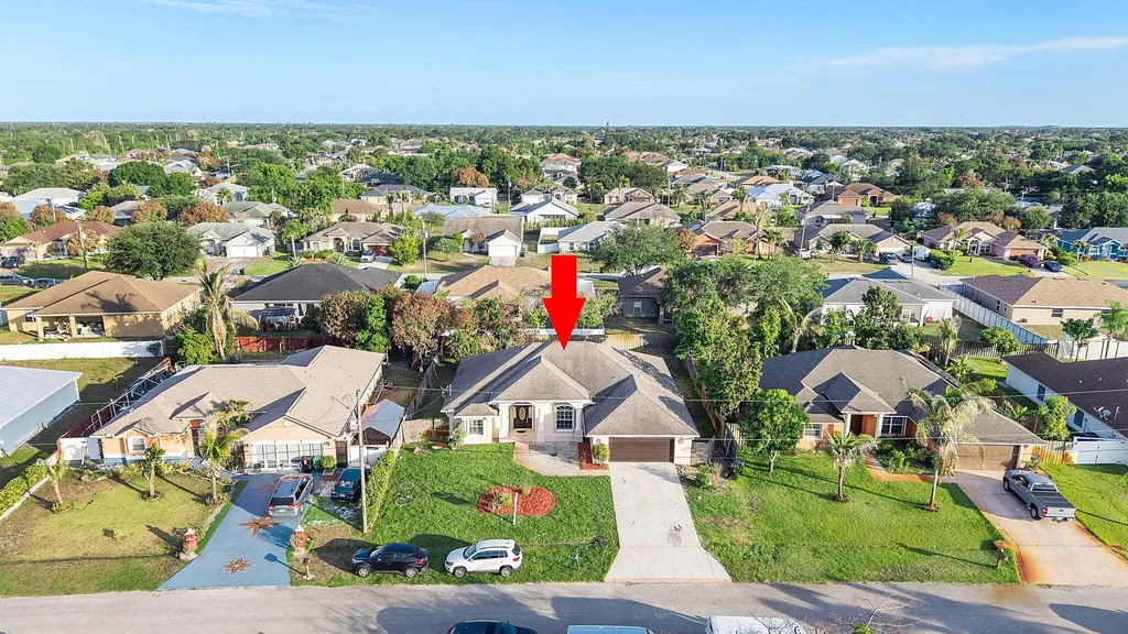 534 SW Halifax Avenue Port St Lucie FL 34953