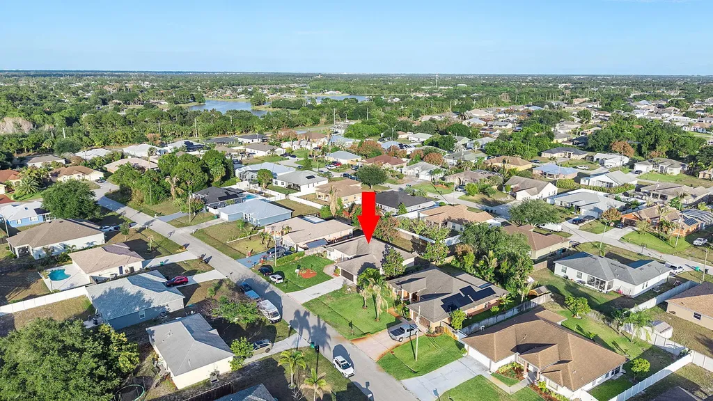 534 SW Halifax Avenue Port St Lucie FL 34953