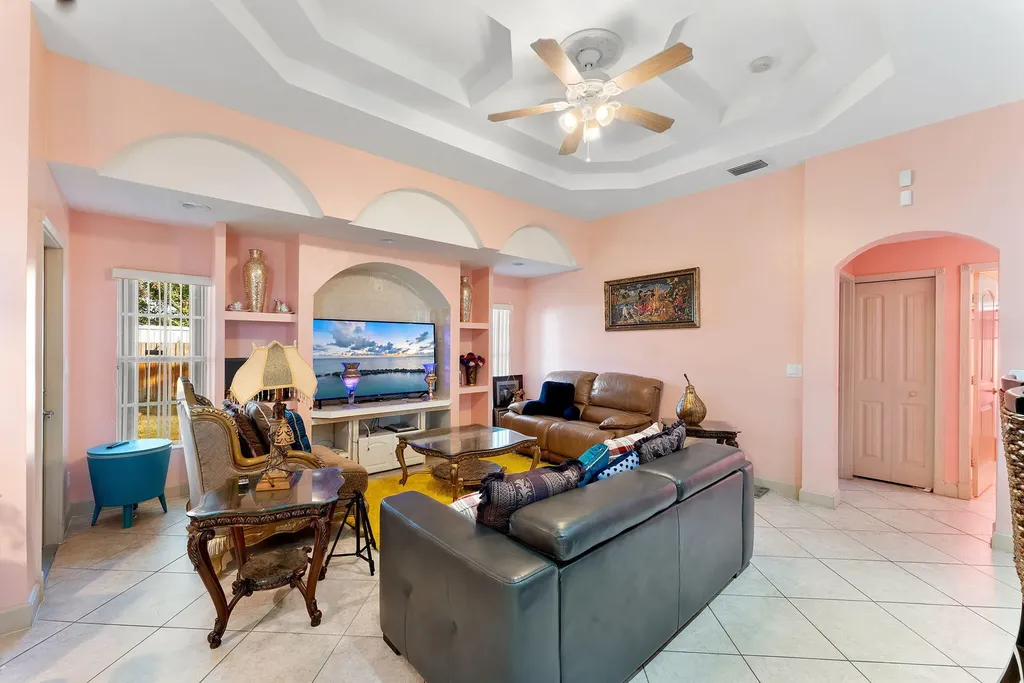534 SW Halifax Avenue Port St Lucie FL 34953
