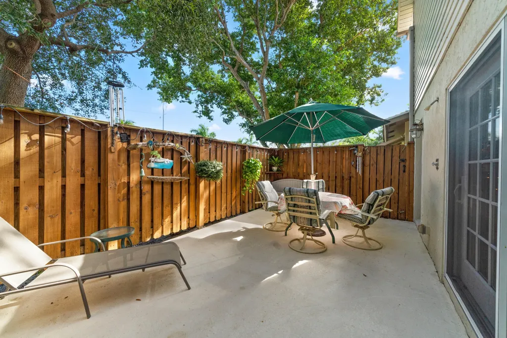 2016 Joy-rene Lane North Palm Beach FL 33408