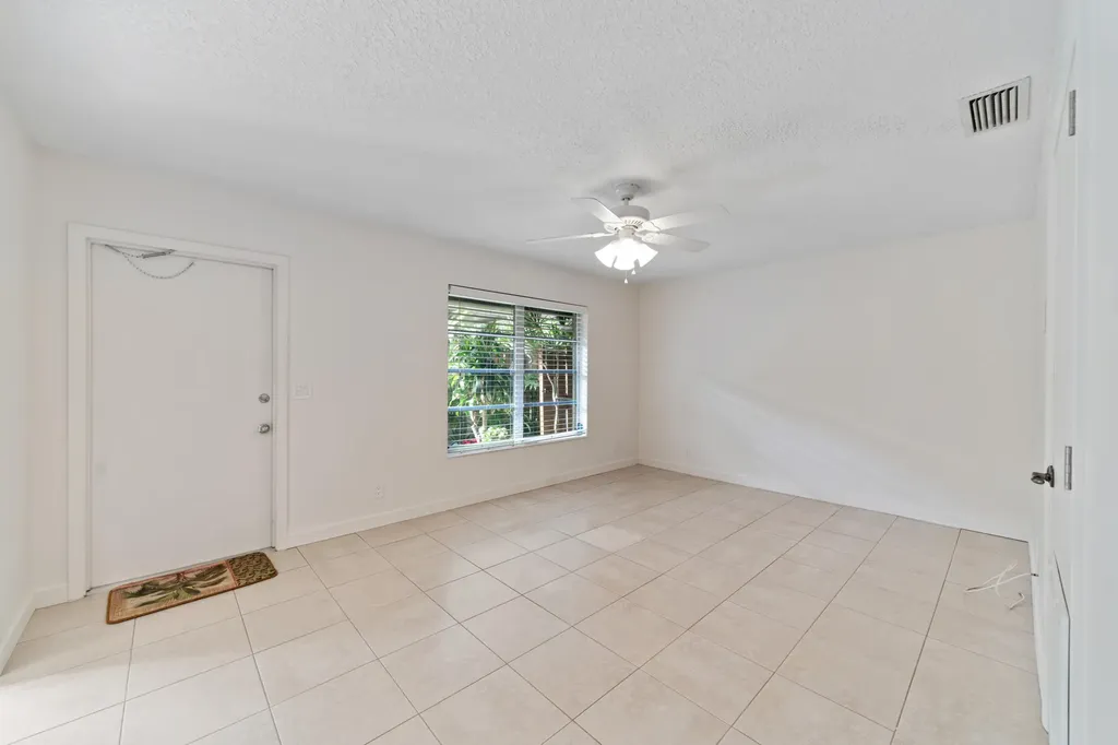 2016 Joy-rene Lane North Palm Beach FL 33408
