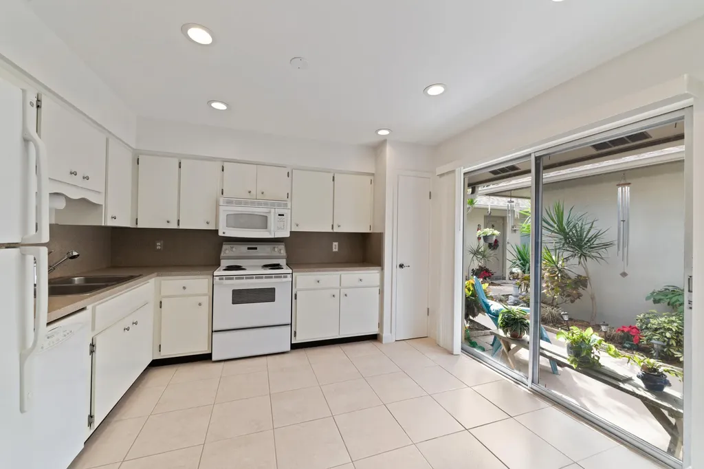 2016 Joy-rene Lane North Palm Beach FL 33408