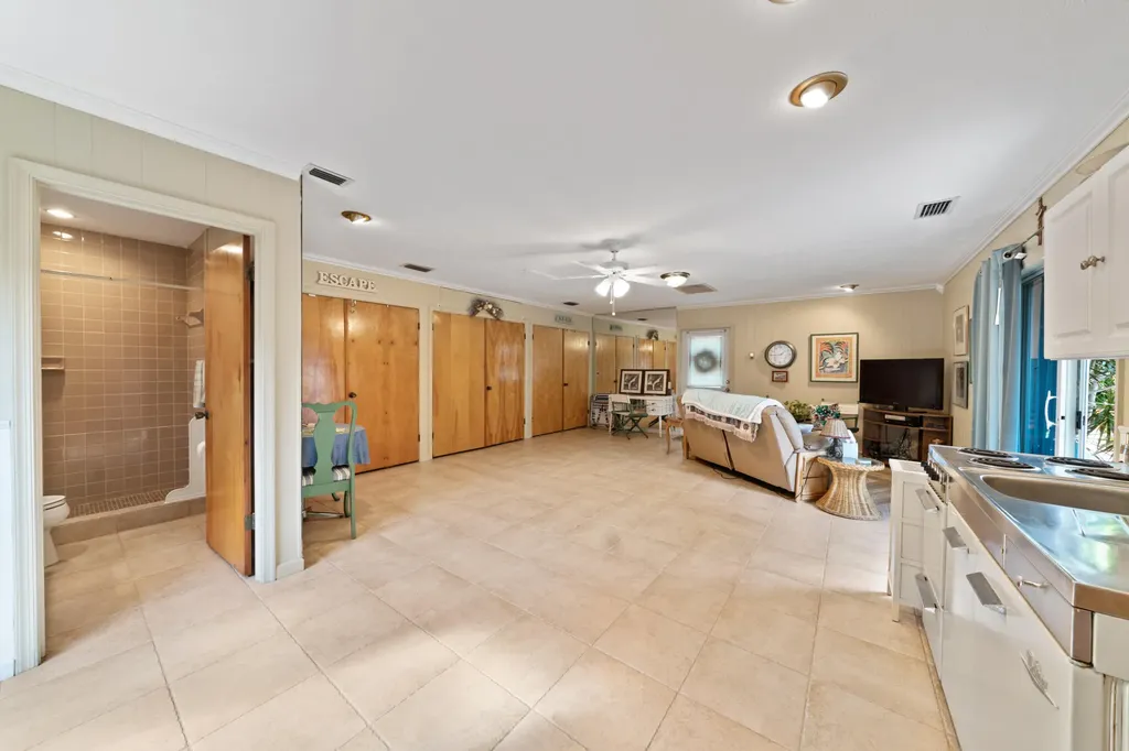2016 Joy-rene Lane North Palm Beach FL 33408