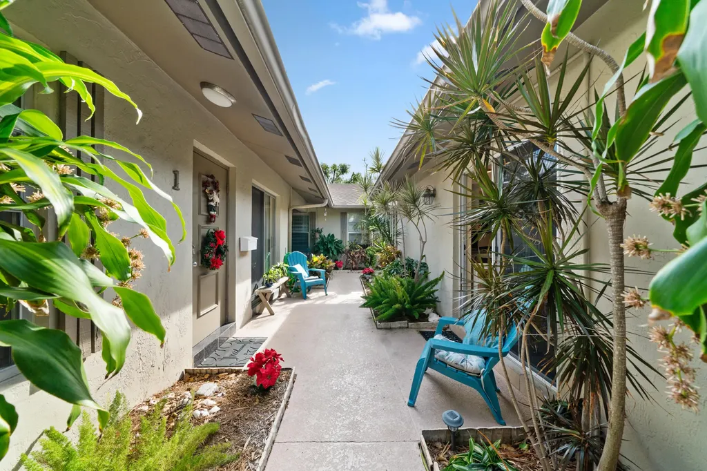 2016 Joy-rene Lane North Palm Beach FL 33408