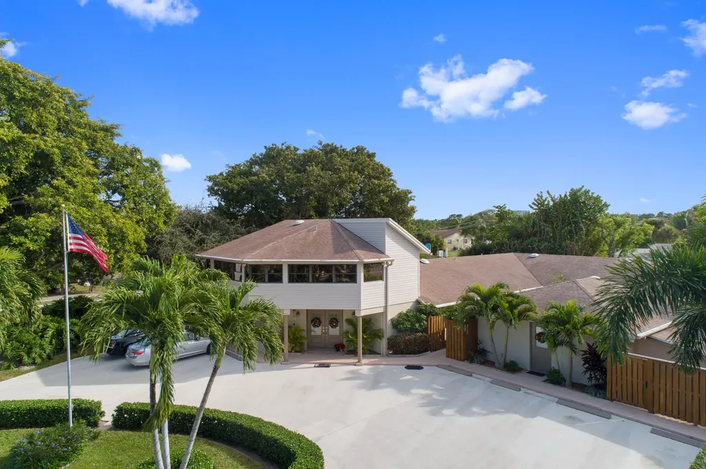 2016 Joy-rene Lane North Palm Beach FL 33408