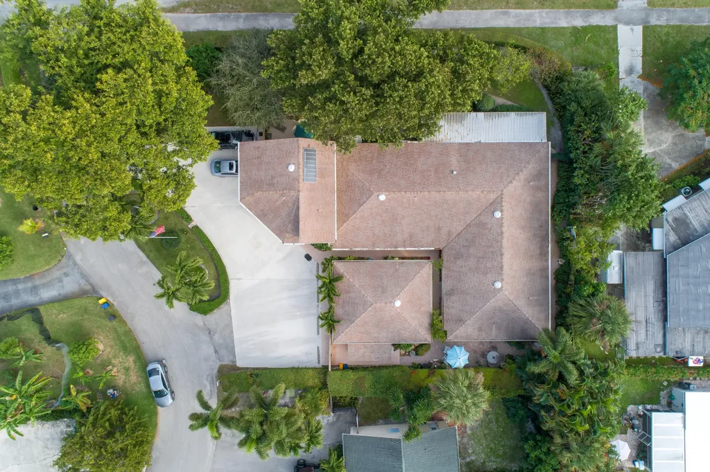 2016 Joy-rene Lane North Palm Beach FL 33408