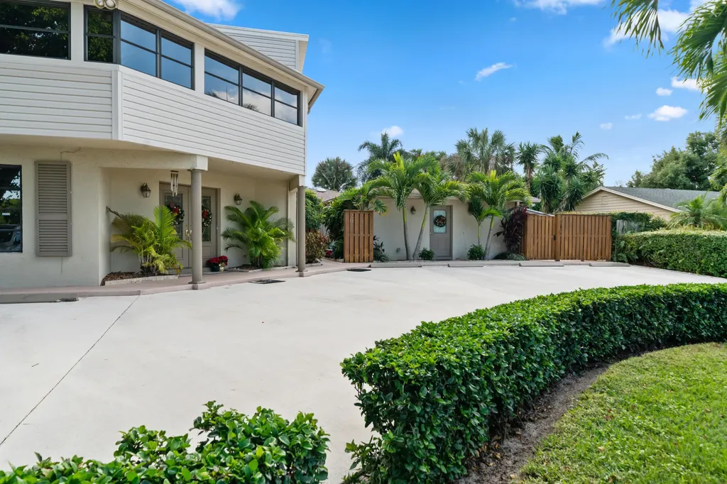 2016 Joy-rene Lane North Palm Beach FL 33408