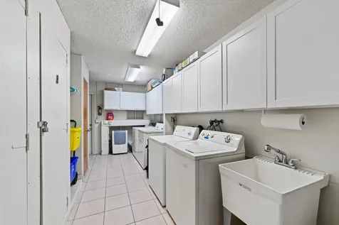 2016 Joy-rene Lane North Palm Beach FL 33408