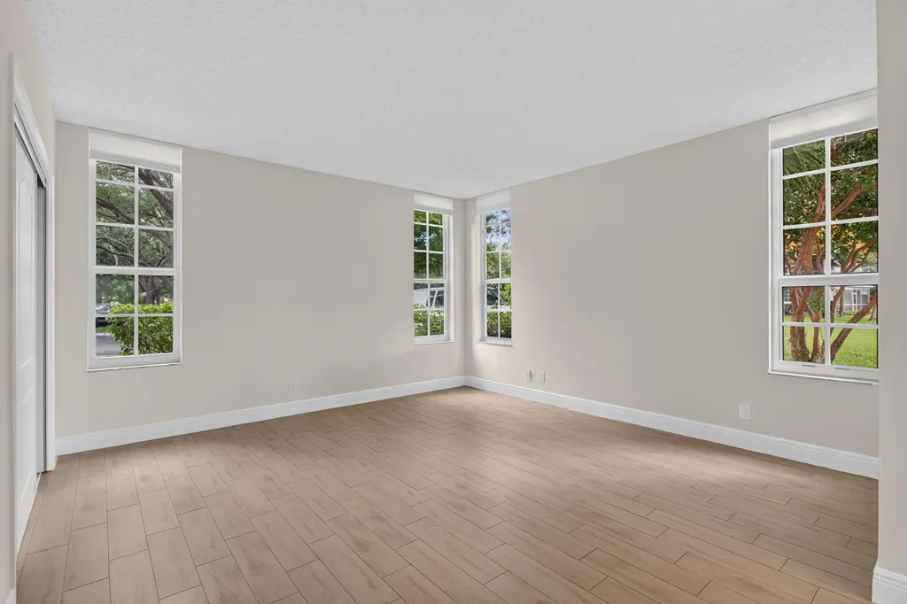 3520 Oaks Way Pompano Beach FL 33069