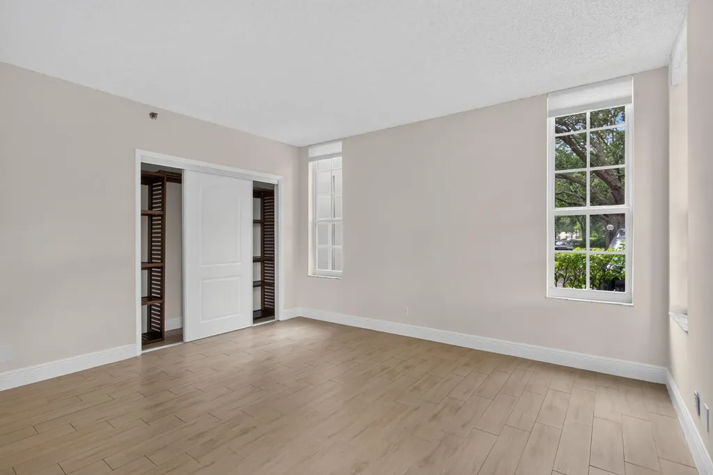 3520 Oaks Way Pompano Beach FL 33069