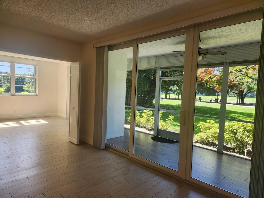 3520 Oaks Way Pompano Beach FL 33069