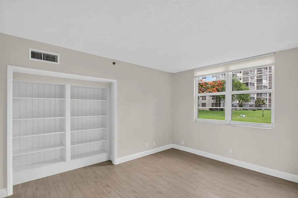 3520 Oaks Way Pompano Beach FL 33069