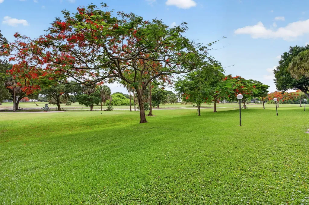 3520 Oaks Way Pompano Beach FL 33069