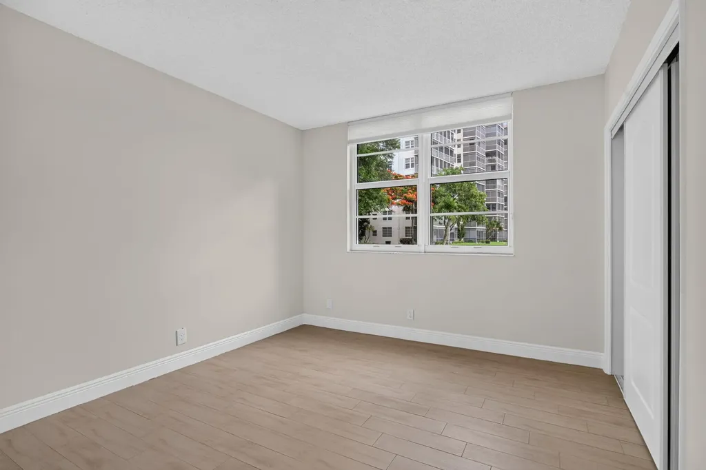 3520 Oaks Way Pompano Beach FL 33069