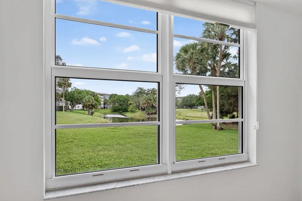 3520 Oaks Way Pompano Beach FL 33069