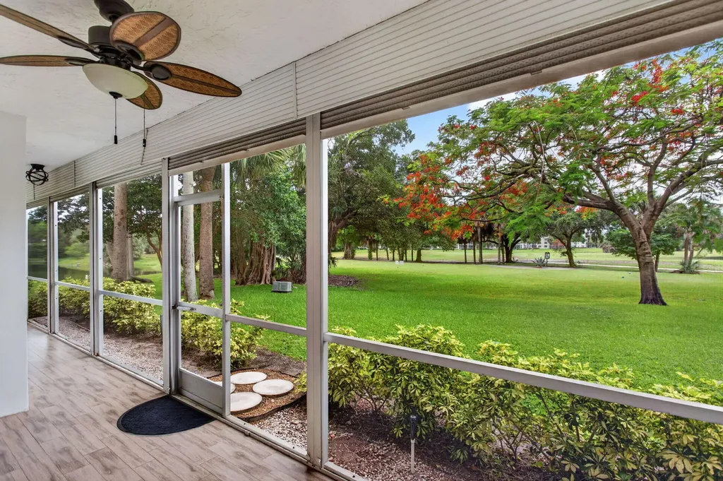 3520 Oaks Way Pompano Beach FL 33069