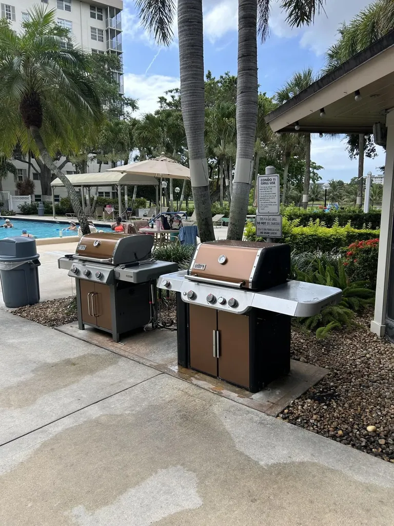 3520 Oaks Way Pompano Beach FL 33069