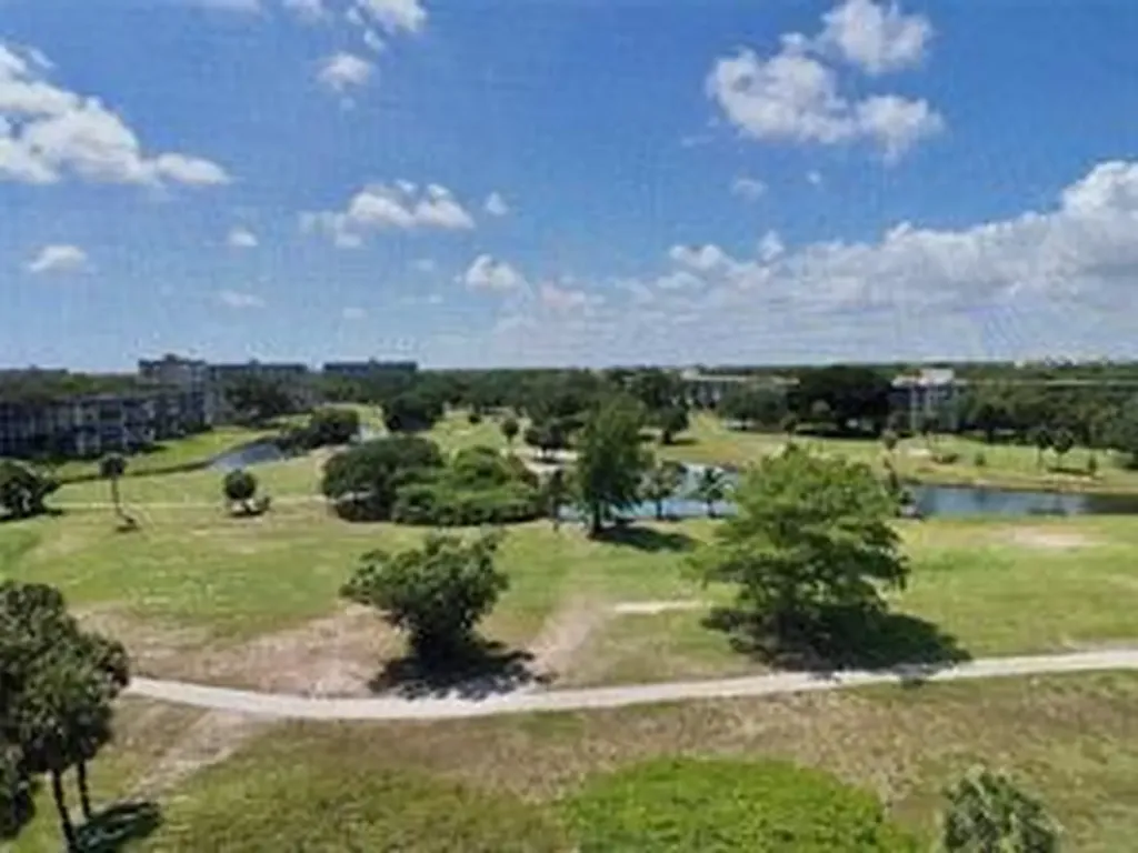 3520 Oaks Way Pompano Beach FL 33069