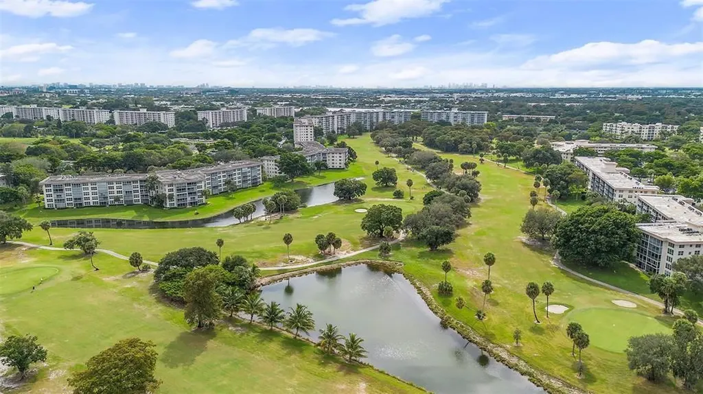 3520 Oaks Way Pompano Beach FL 33069