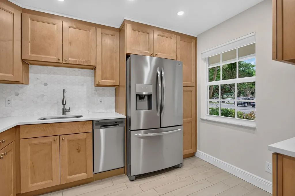 3520 Oaks Way Pompano Beach FL 33069