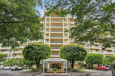3520 Oaks Way Pompano Beach FL 33069