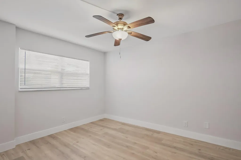 3590 Via Poinciana Lake Worth FL 33467
