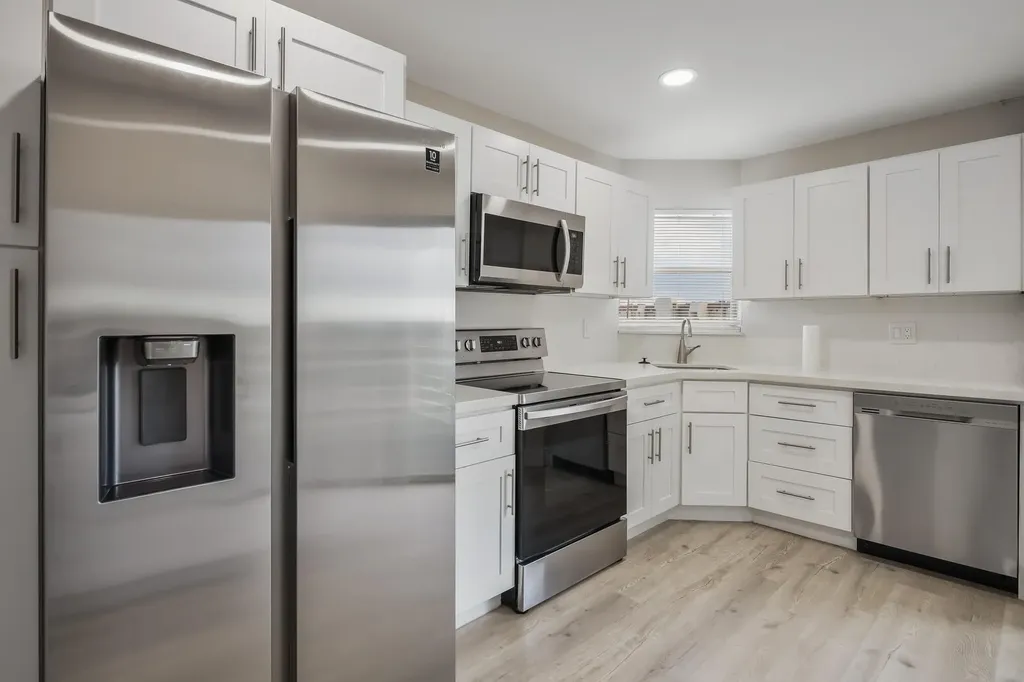 3590 Via Poinciana Lake Worth FL 33467