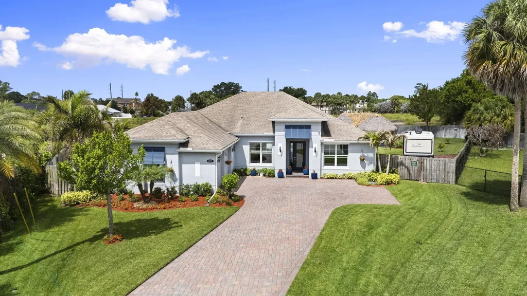 2091 SW Hobby Court Port St Lucie FL 34953