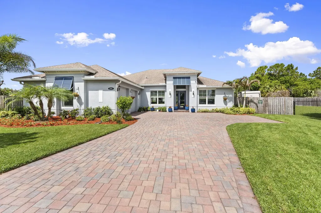 2091 SW Hobby Court Port St Lucie FL 34953