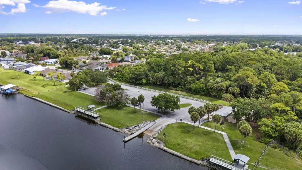 2091 SW Hobby Court Port St Lucie FL 34953