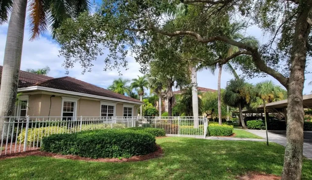 6533 Emerald Dunes Drive West Palm Beach FL 33411