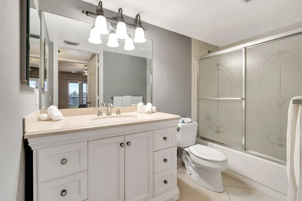 4049 Wolverton C Boca Raton FL 33434