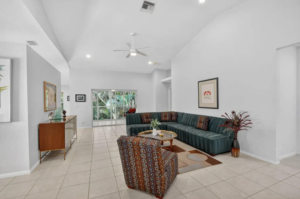 7910 Laina Lane Boynton Beach FL 33437