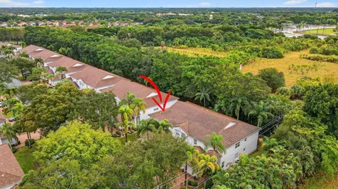 7910 Laina Lane Boynton Beach FL 33437