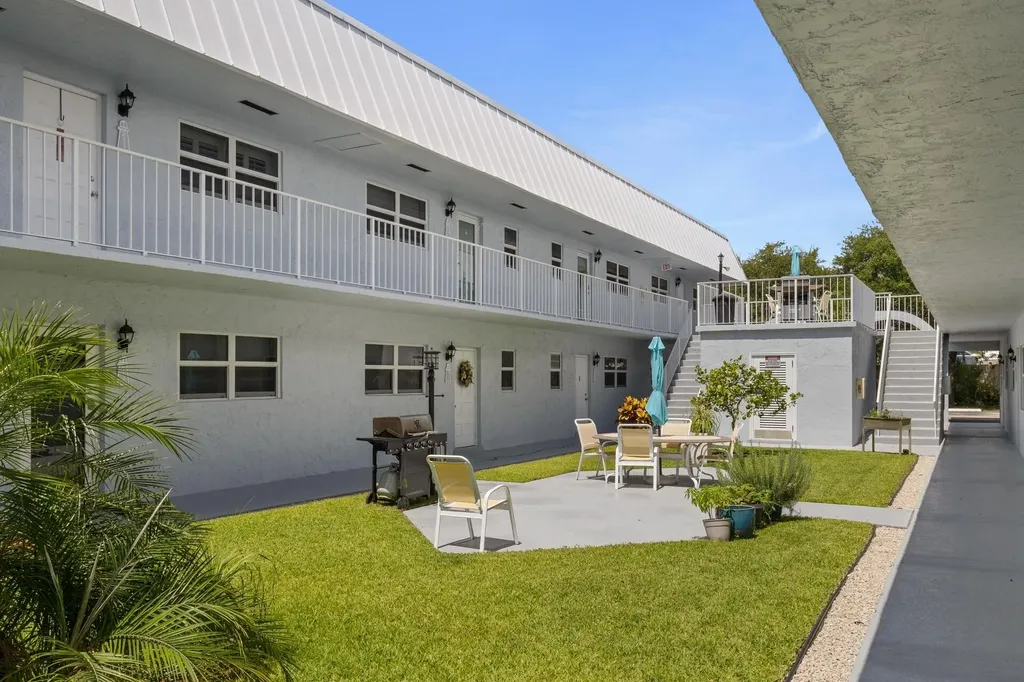 2400 NE 16th Street NE Pompano Beach FL 33062