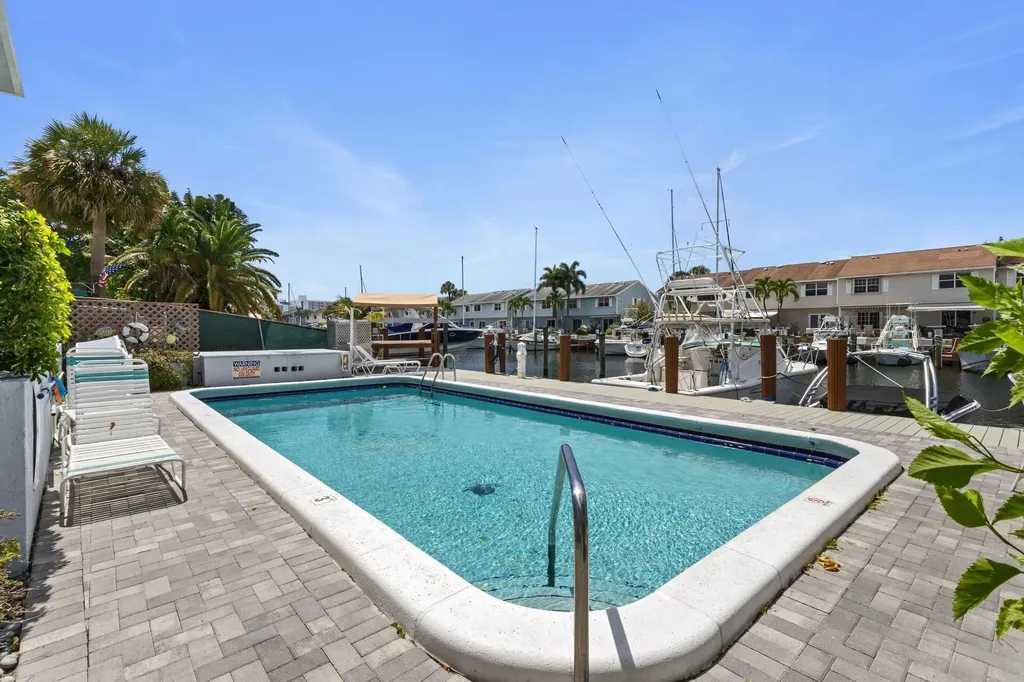 2400 NE 16th Street NE Pompano Beach FL 33062