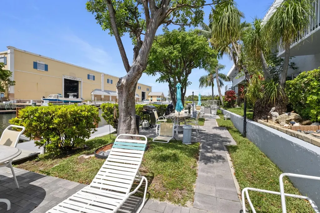 2400 NE 16th Street NE Pompano Beach FL 33062