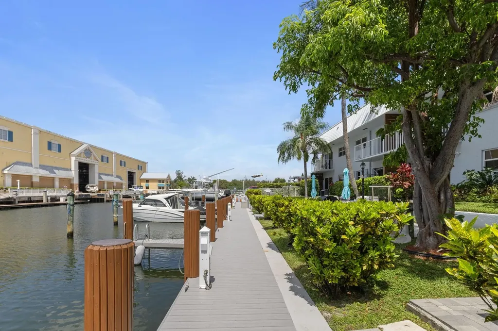2400 NE 16th Street NE Pompano Beach FL 33062