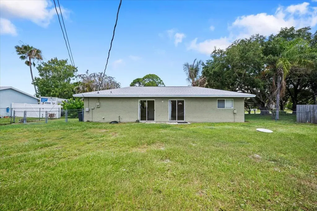 2261 SE Pear Lane Port St Lucie FL 34952