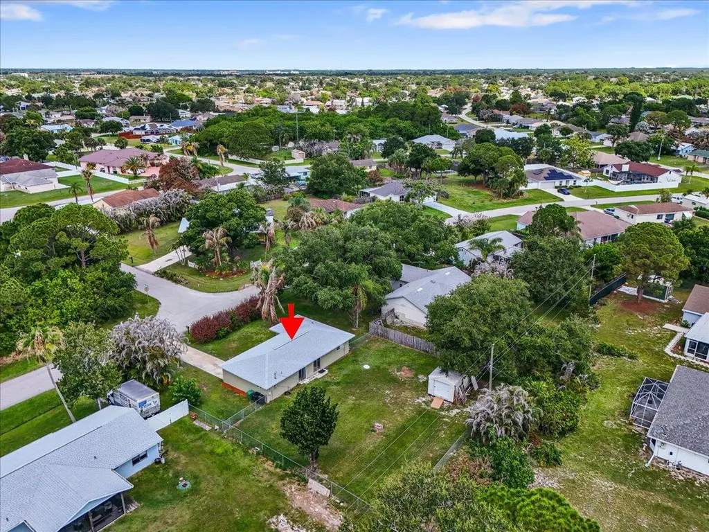2261 SE Pear Lane Port St Lucie FL 34952