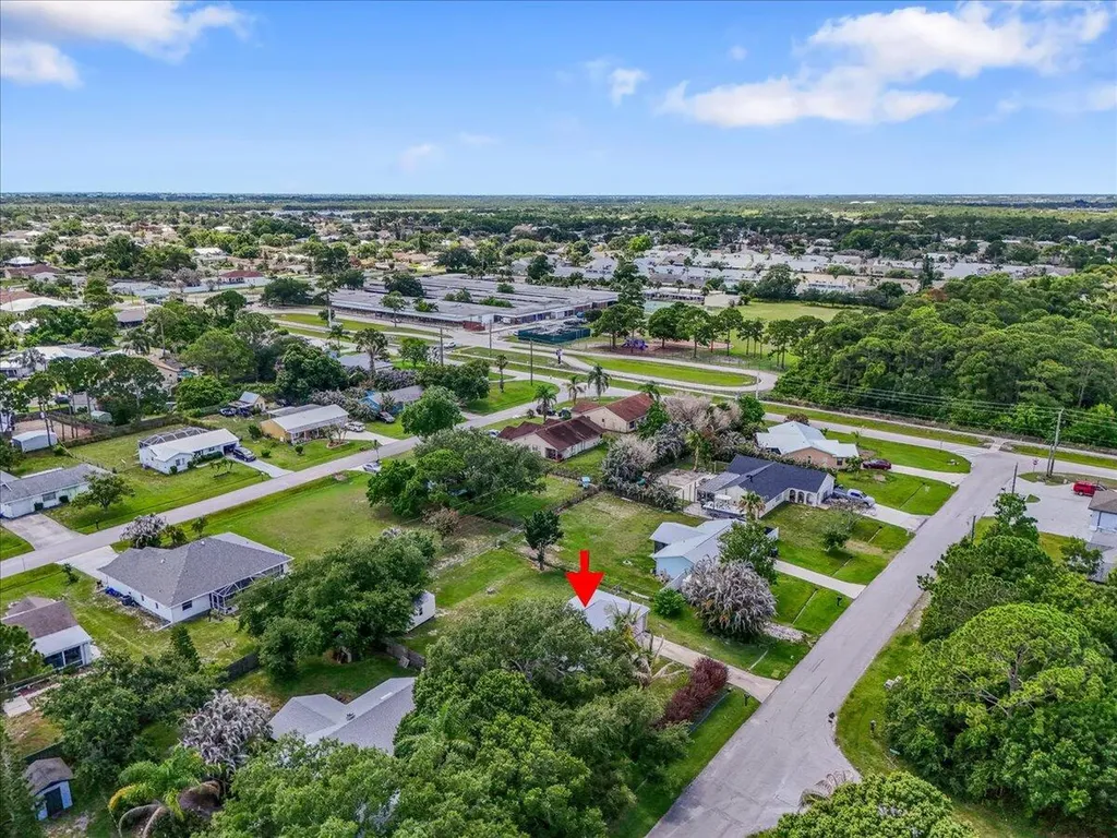 2261 SE Pear Lane Port St Lucie FL 34952