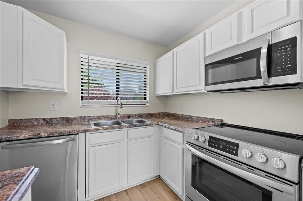 2261 SE Pear Lane Port St Lucie FL 34952
