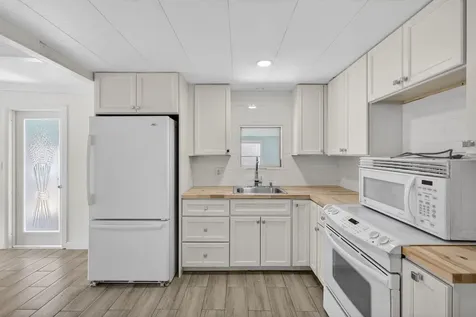 8420 SE Eagle Avenue Hobe Sound FL 33455