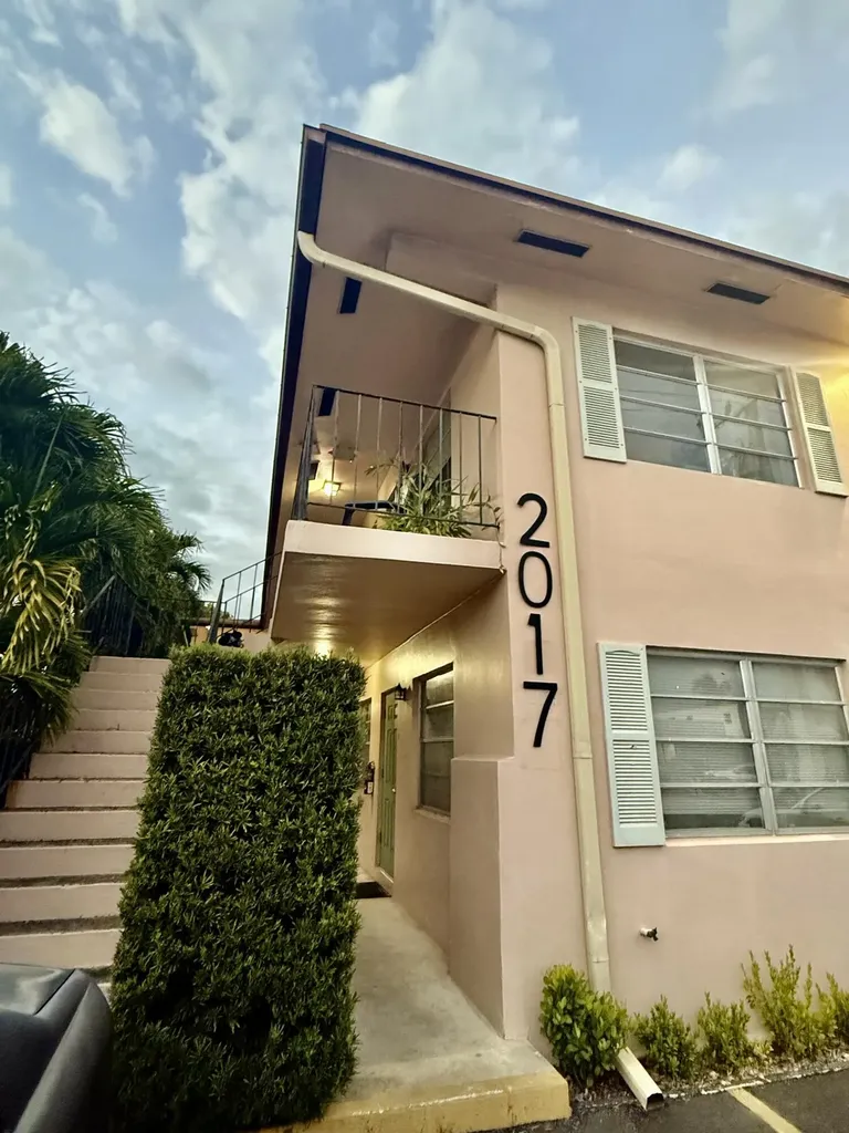 2017 NE 18th Street Fort Lauderdale FL 33305