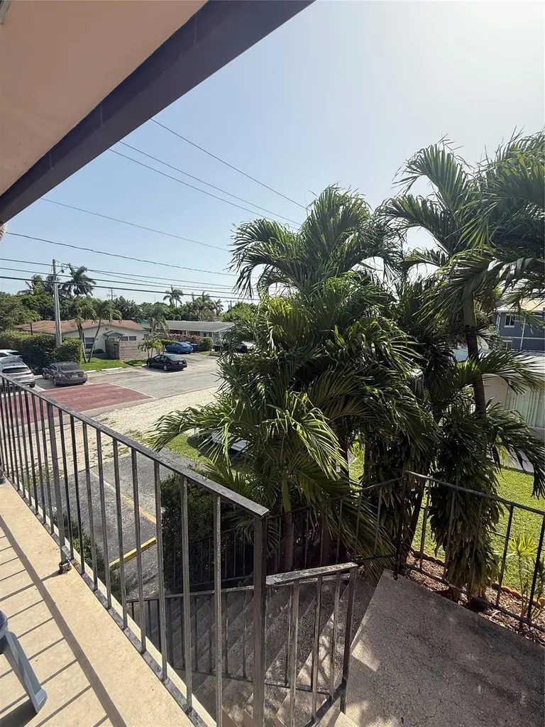 2017 NE 18th Street Fort Lauderdale FL 33305