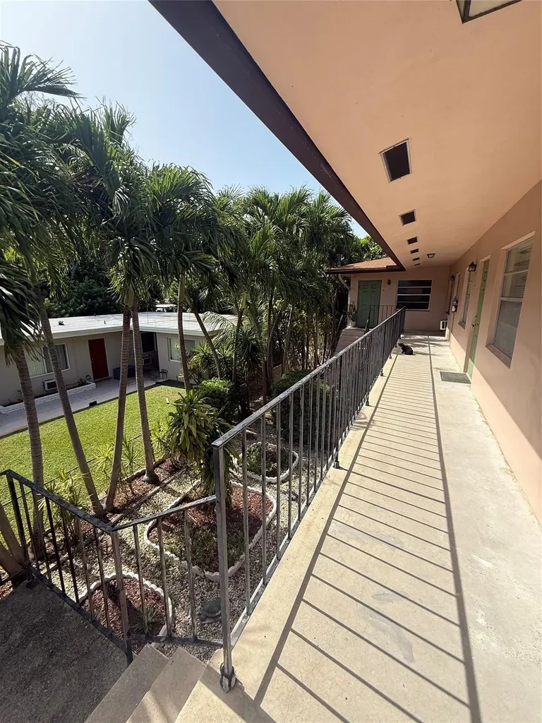 2017 NE 18th Street Fort Lauderdale FL 33305