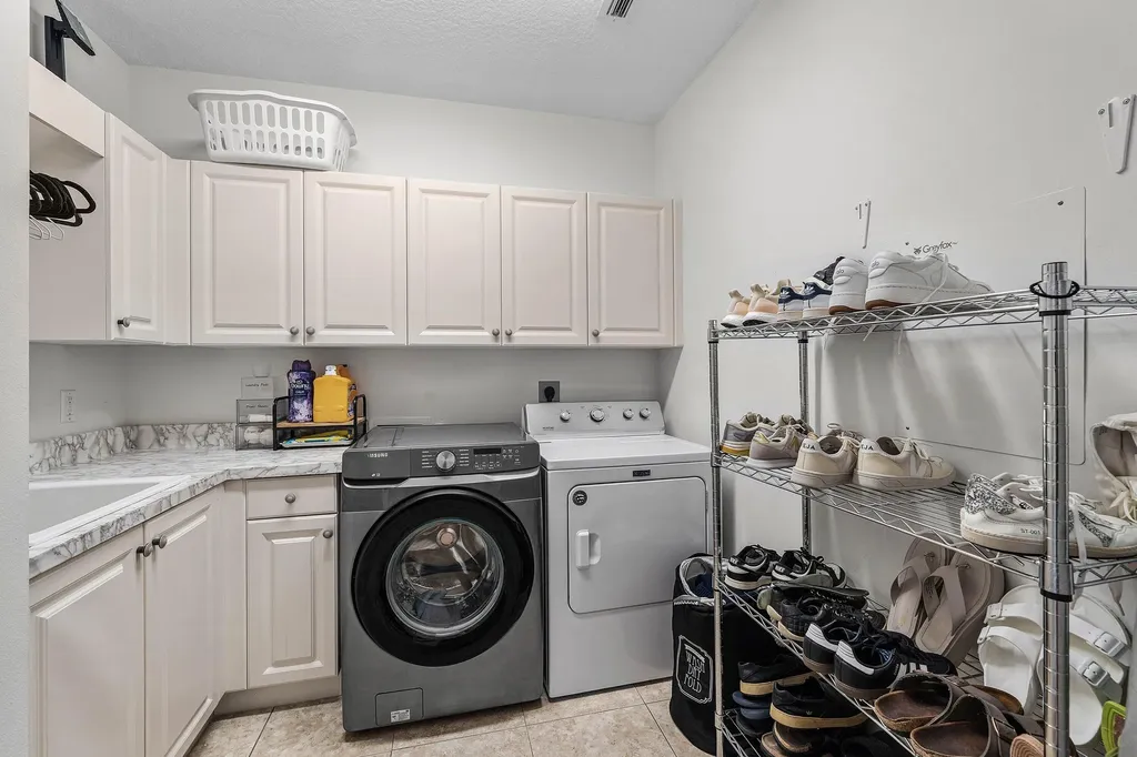 400 NE 69th Circle Boca Raton FL 33487