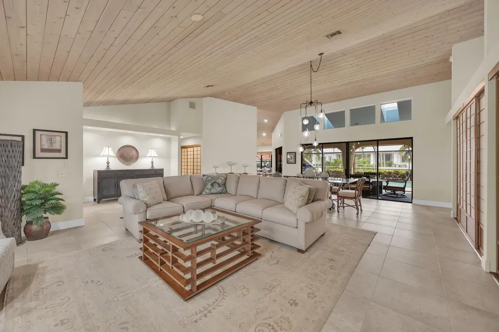9067 SE Star Island Way Hobe Sound FL 33455