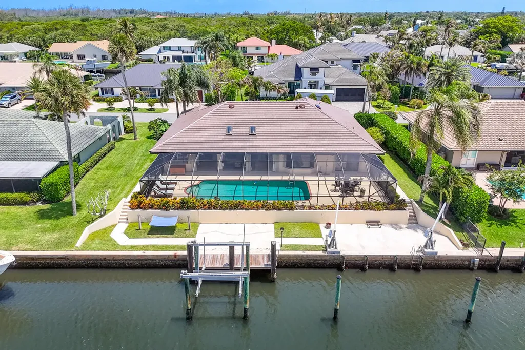 9067 SE Star Island Way Hobe Sound FL 33455