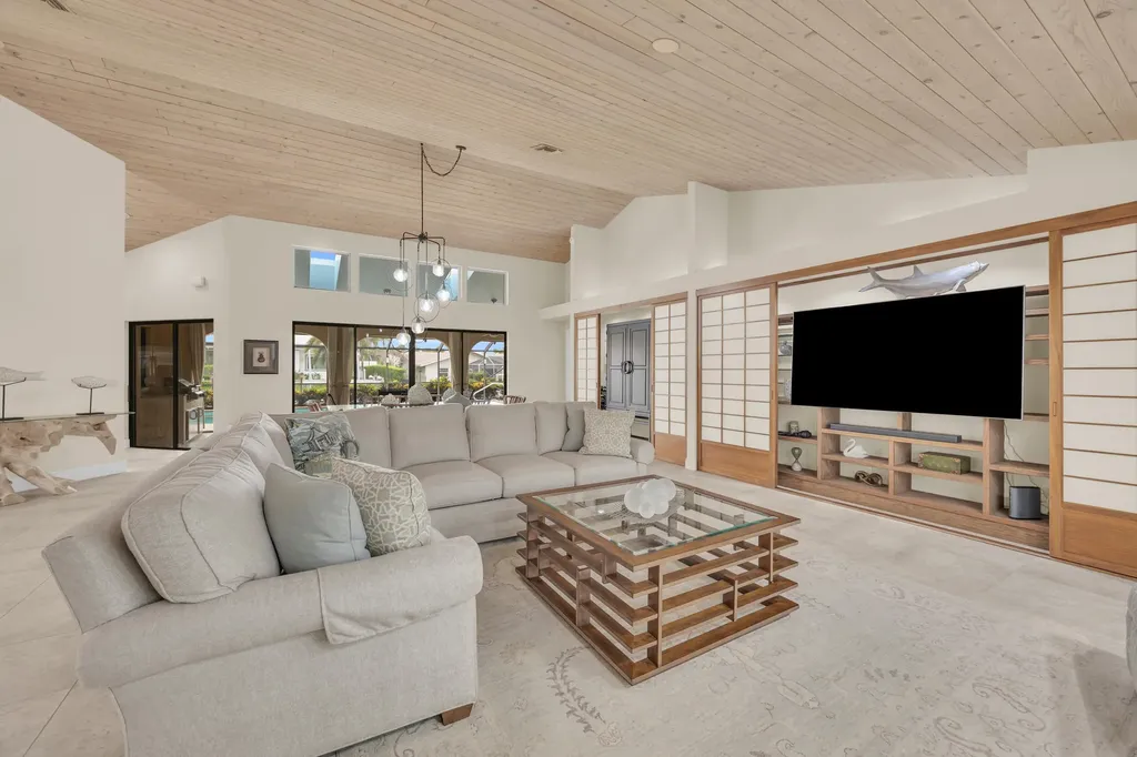 9067 SE Star Island Way Hobe Sound FL 33455